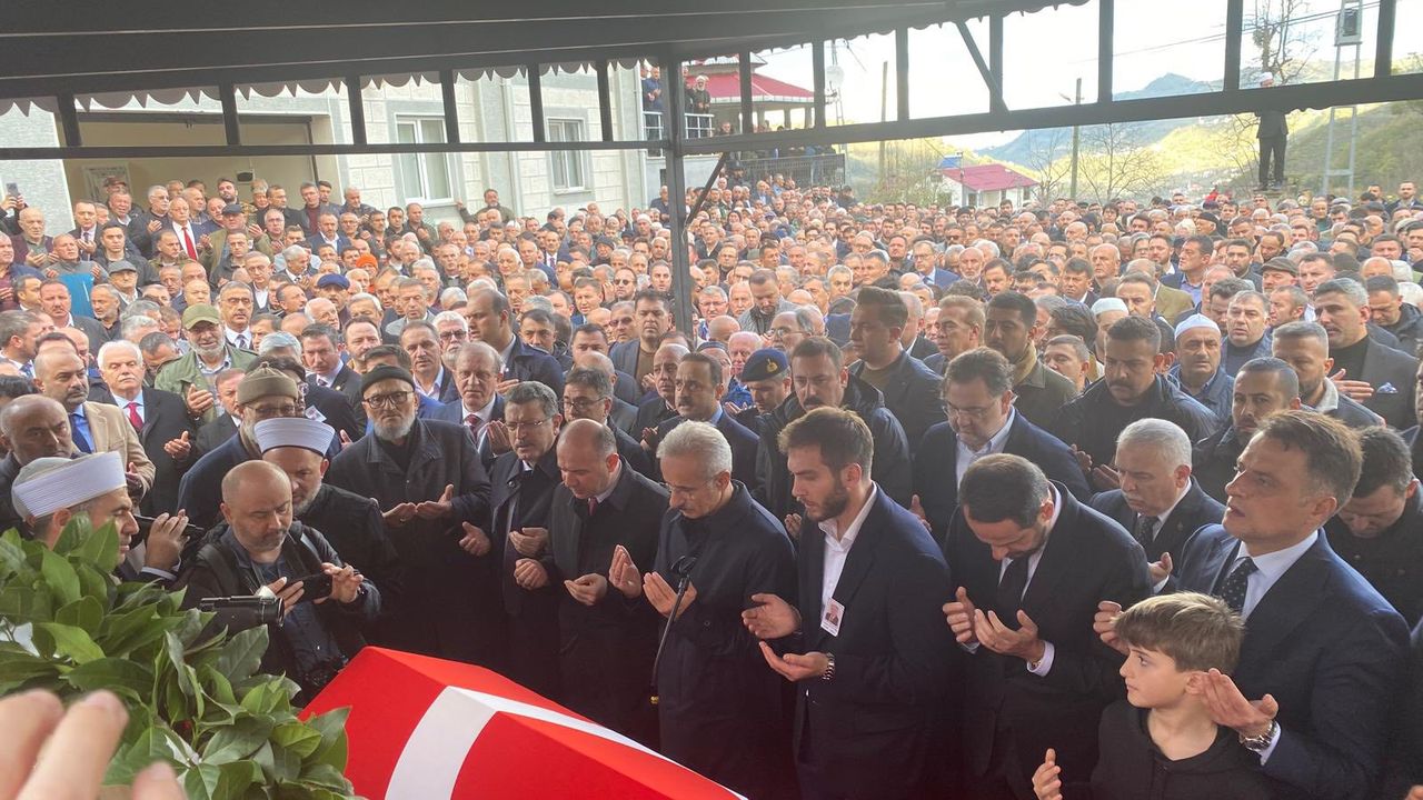 Cemal Öztürk dualarla toprağa verildi görseli