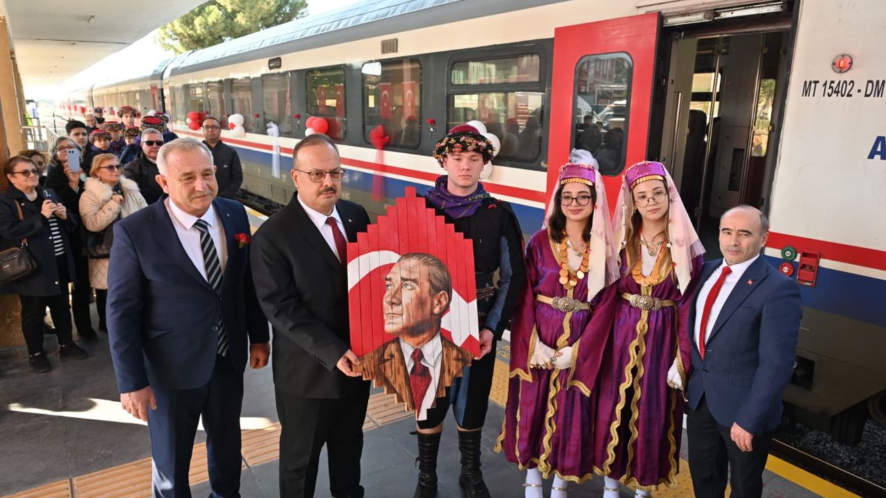 Aydın’da 95 yıllık hasret: Atatürk bir kez daha coşkuyla karşılandı görseli