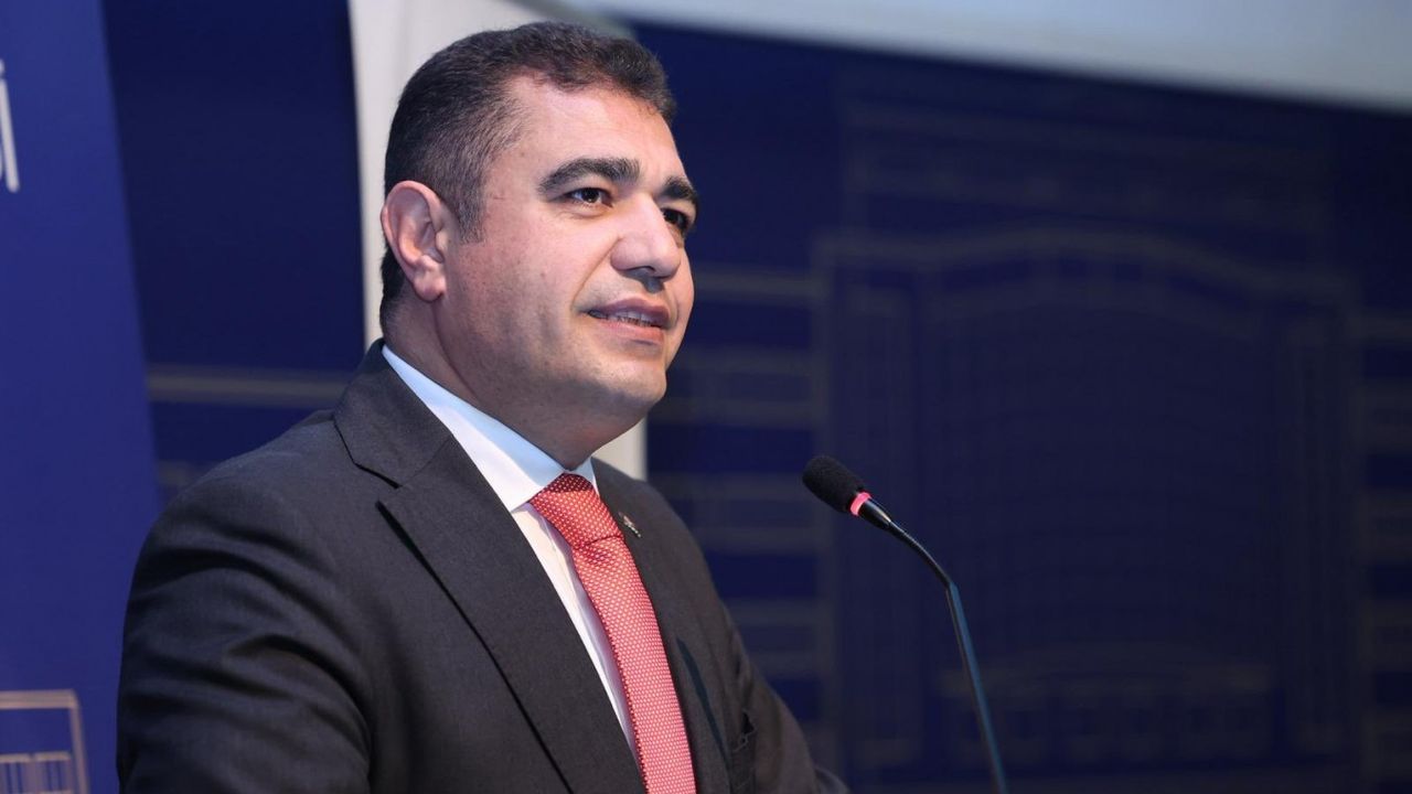 "Kişisel verilerin korunması, mahremiyetin teminatıdır" görseli