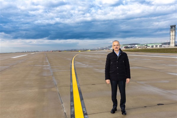 Ulaştırma ve Altyapı Bakanı Abdulkadir Uraloğlu, akıllı yol uygulamalarına ilişkin