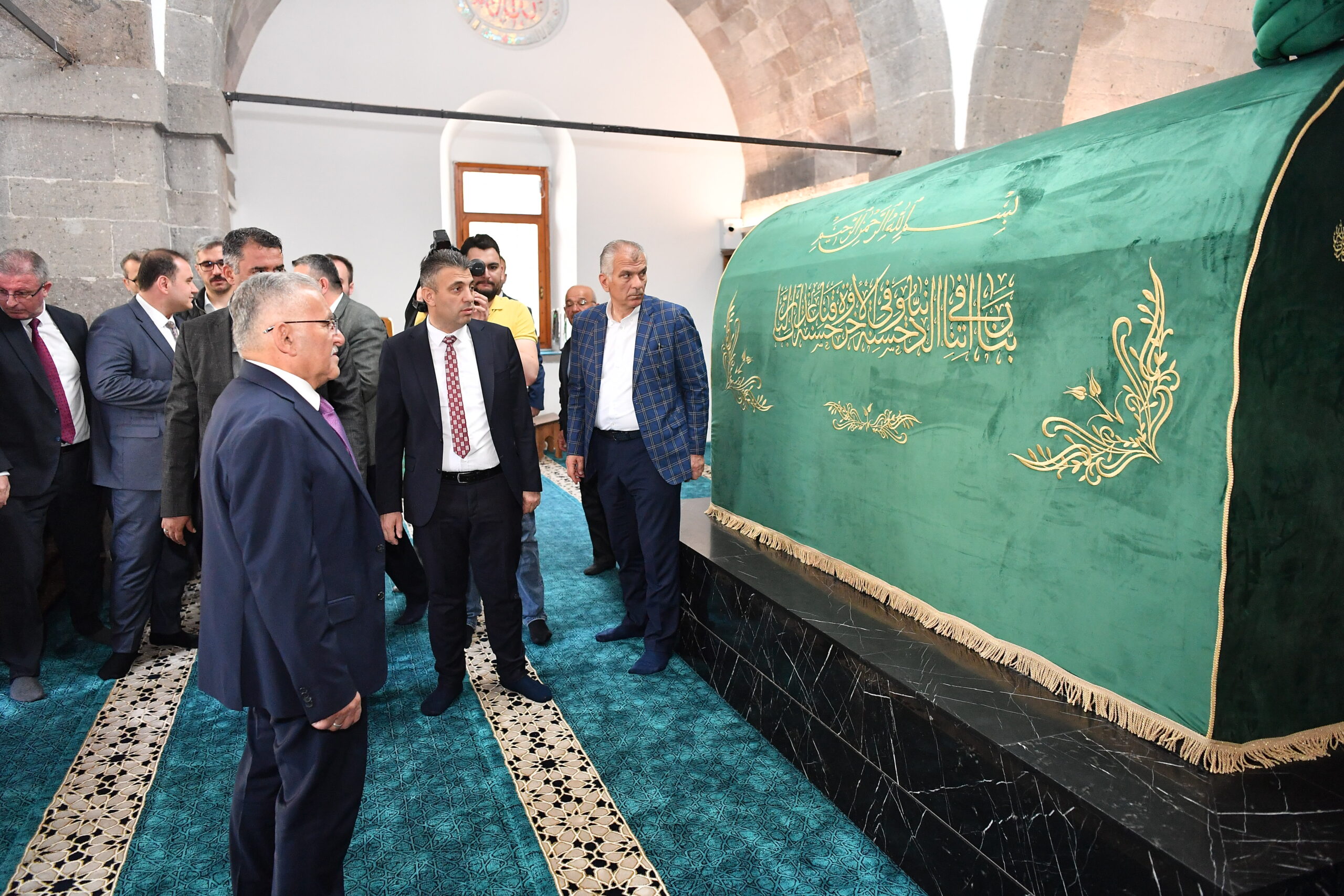 Kayseri Büyükşehir Belediye Başkanı Memduh Büyükkılıç, mazbatasını aldıktan sonra Seyyid