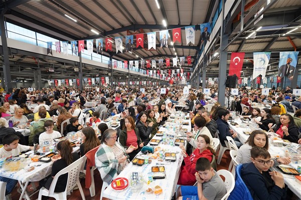 Beylikdüzü Belediyesi tarafından geleneksel hale getirilen Hayırlı İftar Sofrası’nın bu