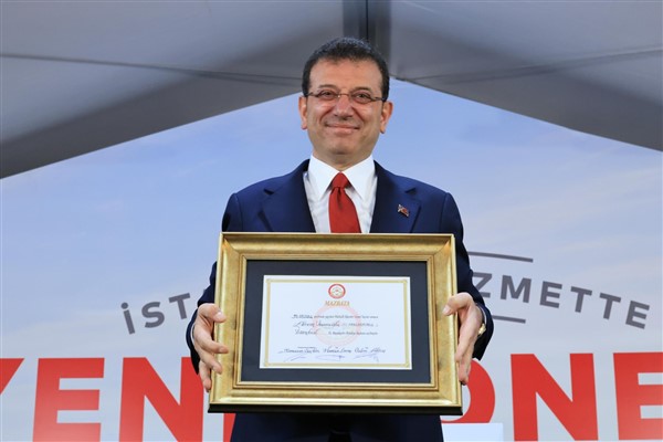 İstanbul Büyükşehir Belediye (İBB) Başkanı Ekrem İmamoğlu, üçüncü kez göreve