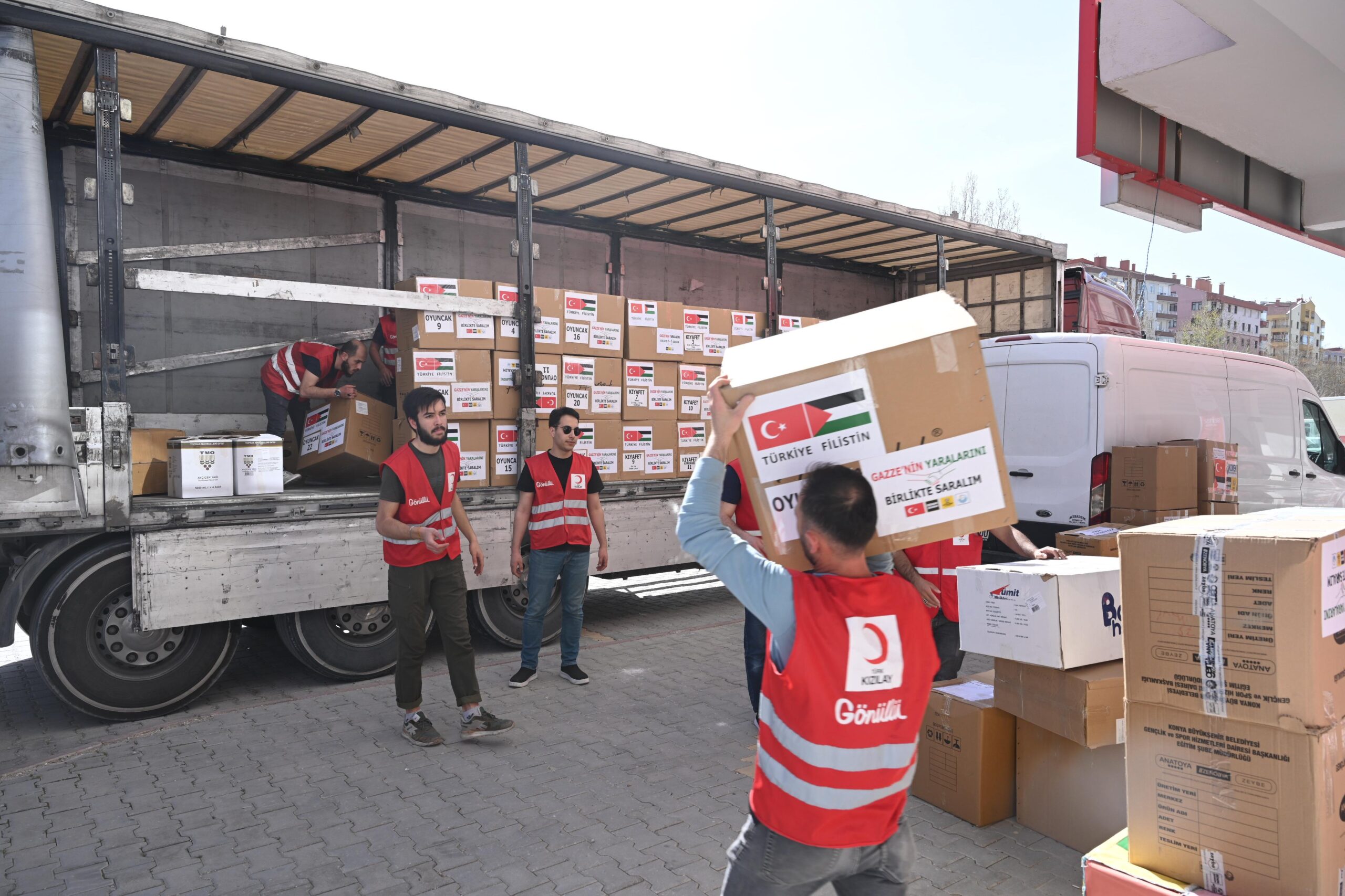 Konya Büyükşehir Belediyesi Meslek Edindirme Kurslarında (KOMEK) Kurslarında gönüllü kursiyerler