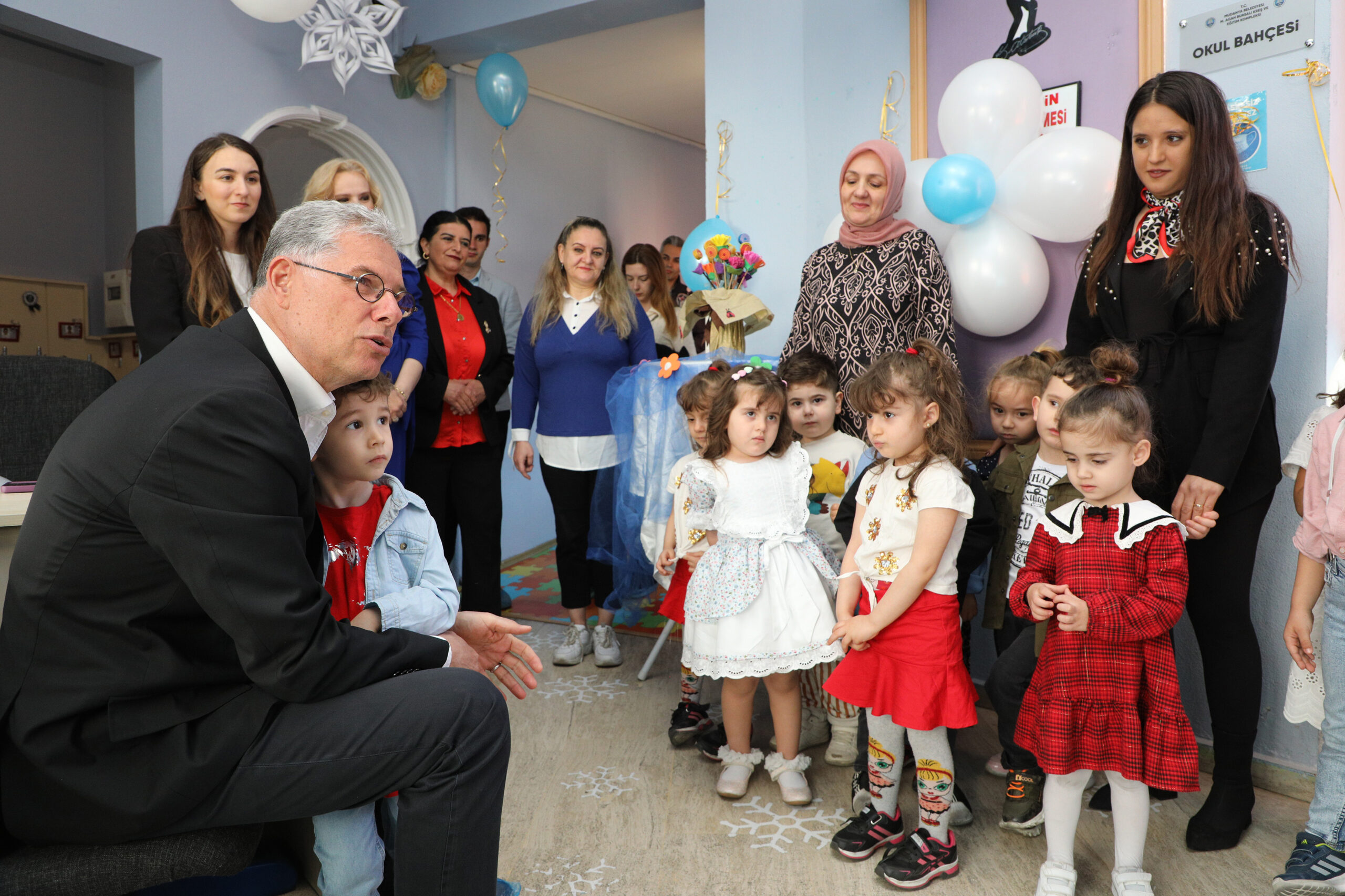 Mudanya Belediye Başkanı Deniz Dalgıç, ilk bayram ziyaretini çocuklarla gerçekleştirdi.