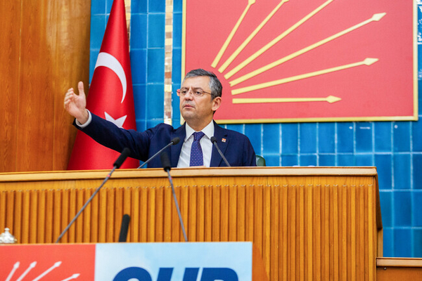 Cumhuriyet Halk Partisi (CHP) Genel Başkanı Özgür Özel, kamuda tasarruf