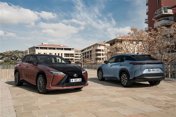 Premium otomobil üreticisi Lexus, tamamen yeni elektrikli D/E-SUV modeli RZ