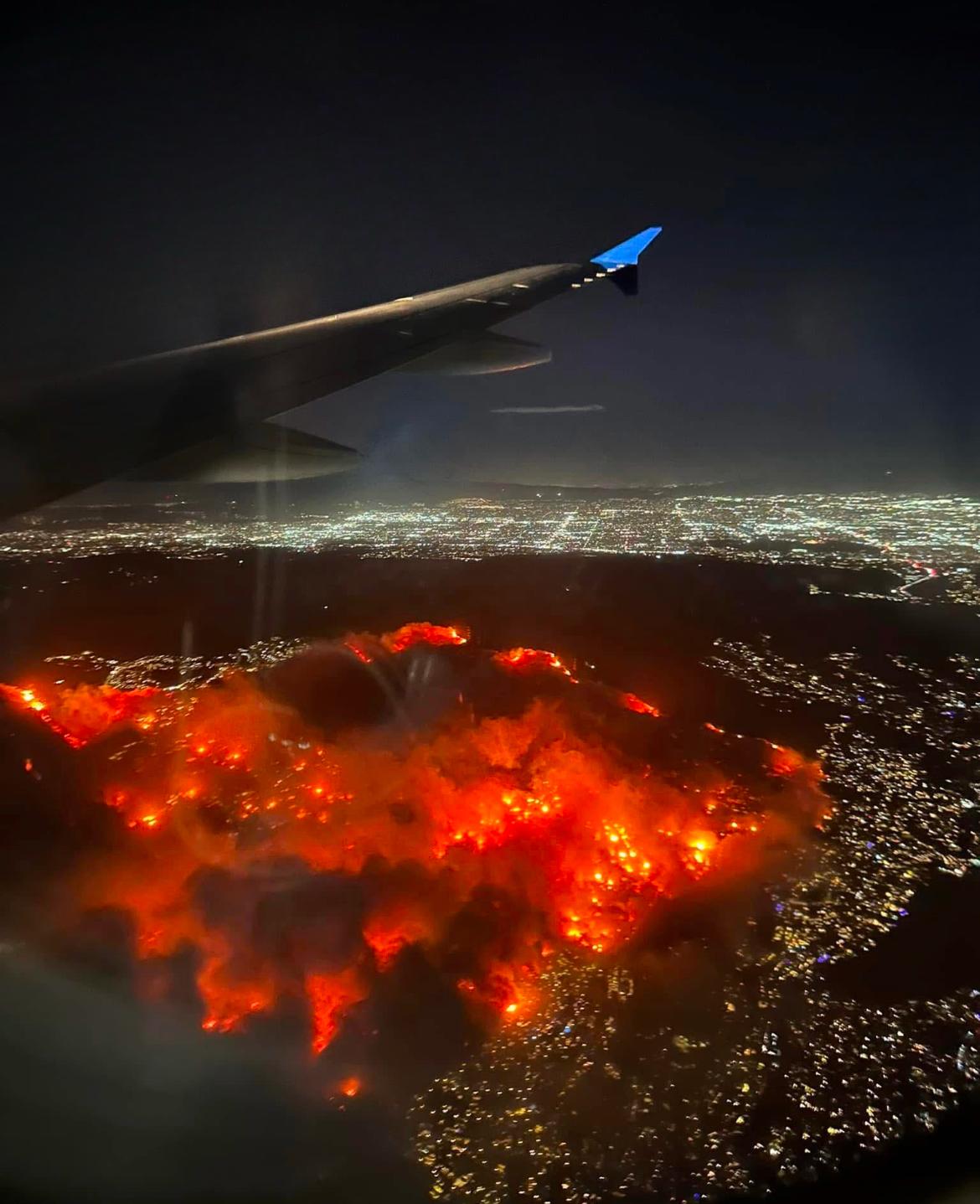 ABD'nin California eyaletinin Los Angeles kentinde büyük bir orman yangını