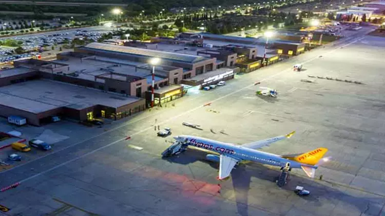 Gaziantep Havalimanında dün gece pilotların iddia ettiği tanımlanamayan cisim görüldü.