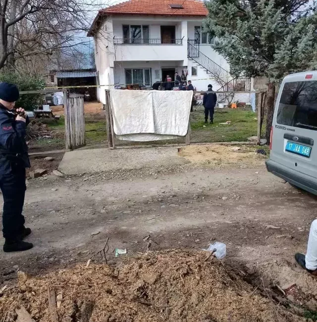 Çanakkale’ye bağlı olan Yenice ilçesinde bir kişi evinde ölü bulundu.