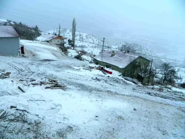 Ardahan’da devam eden yoğun kar yağışı vatandaşları olumsuz etkiliyor. Meteoroloji